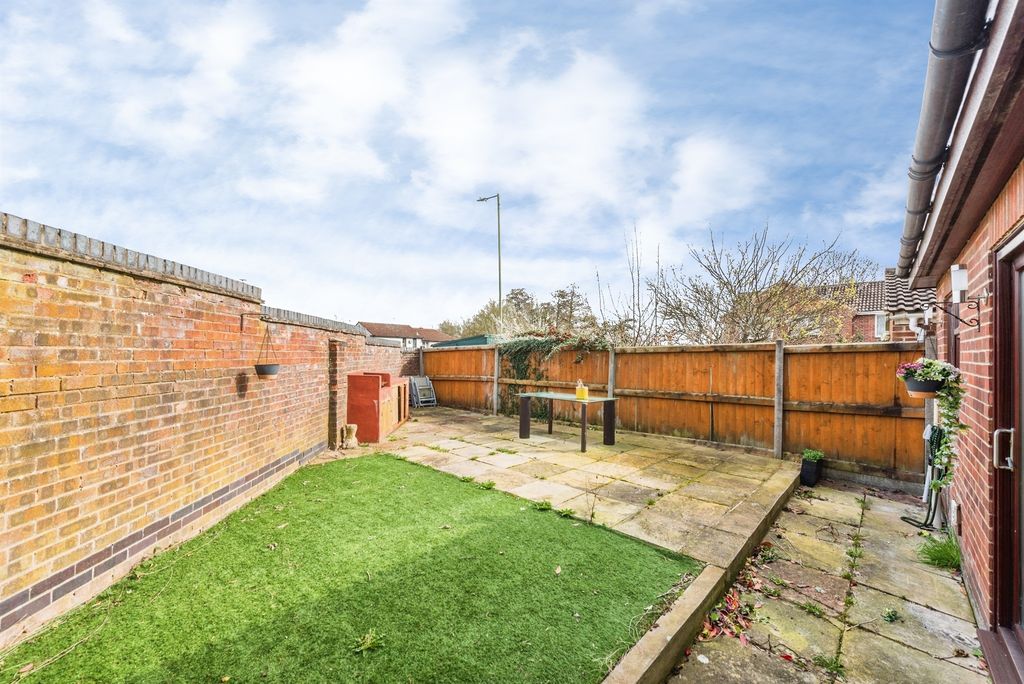 Additional image 18 of 4 bed semi-detached house for saleCastlefield Close, Eastleaze, Swindon SN5