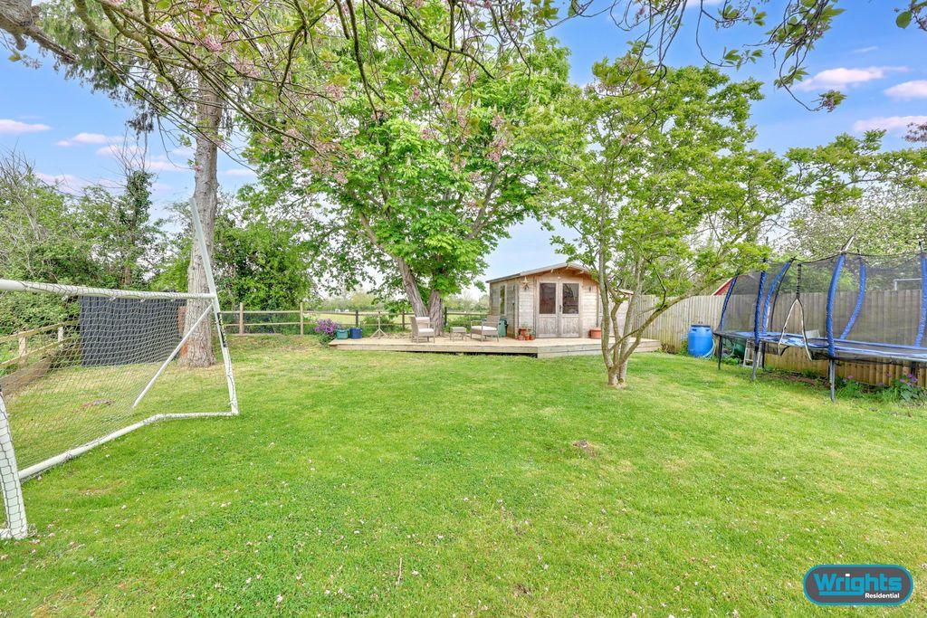4 bed semi-detached house for saleArnold Noad Corner, Southwick BA14 photo 3