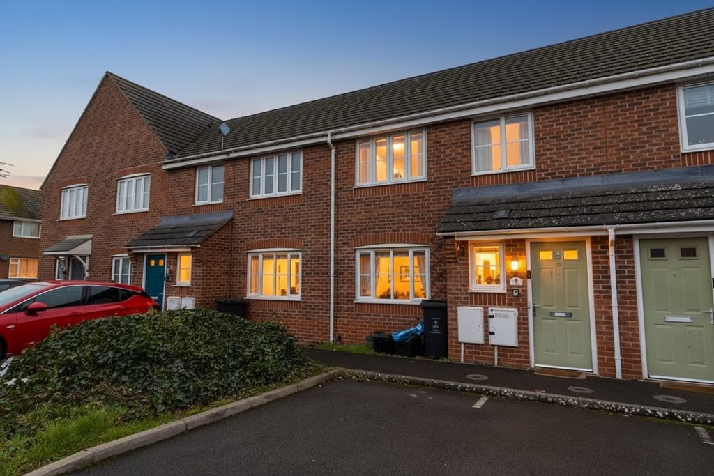 3 bed terraced house for saleOtter Row, Swindon SN3