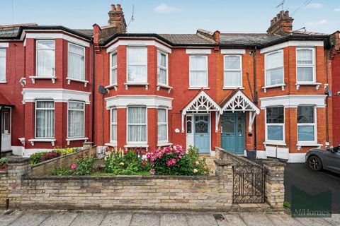 Belsize Avenue, London N13