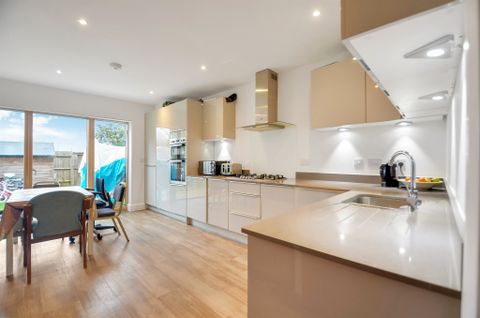 Sher Afzal Close, Oxford OX4