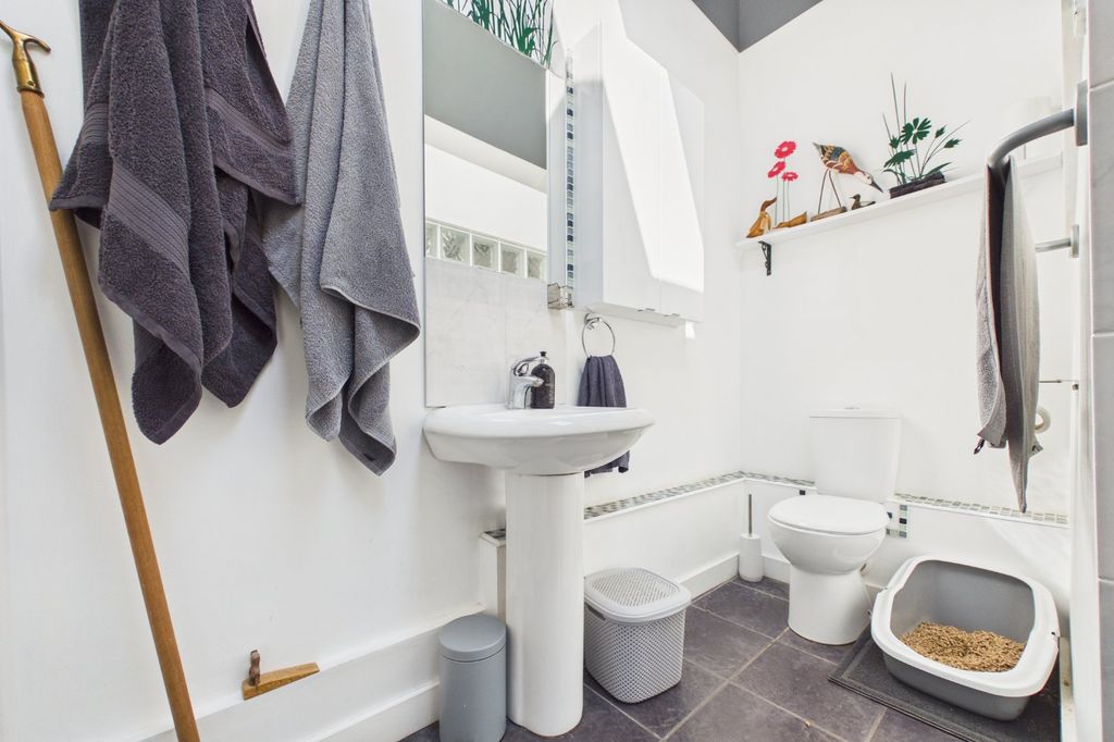Additional image 8 of 2 bed semi-detached house for saleBranksome Hill Road, College Town, Sandhurst, Berkshire GU47