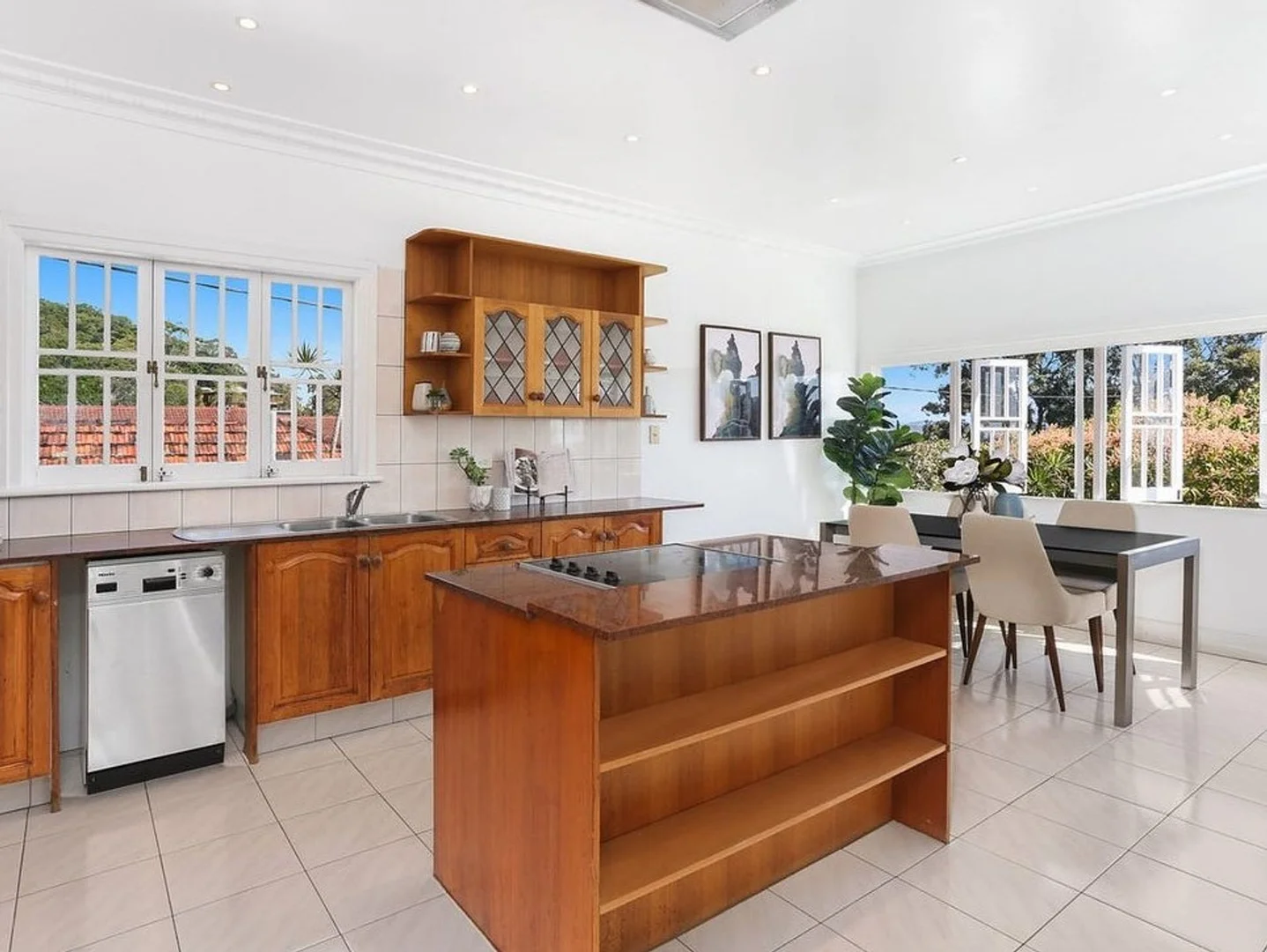 Additional image 4 of Coolangatta QLD 4225