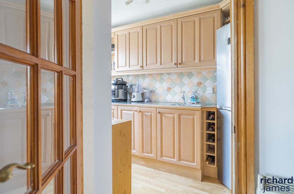 Additional image 10 of 4 bed detached house for saleThe Ridge, Blunsdon SN26