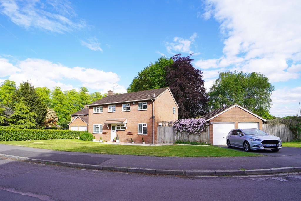 4 bed detached house for saleBeech Lea, Blunsdon, Swindon SN26
