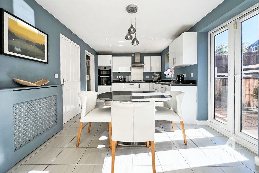 Additional image 4 of 4 bed detached house for saleCrutchley Wood, Jennetts Park, Bracknell RG12