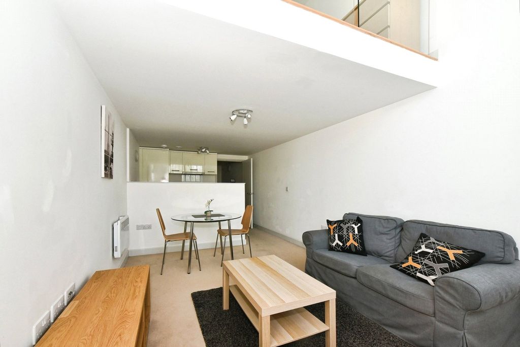 1 bed flat for saleChain Testing House, Evening Star Lane, Swindon SN2 photo 3