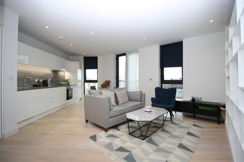 Admiralty Avenue, Royal Docks, London E16