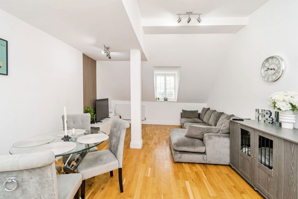 Additional image 17 of 2 bed flat for saleAbbey Walk, Romsey SO51