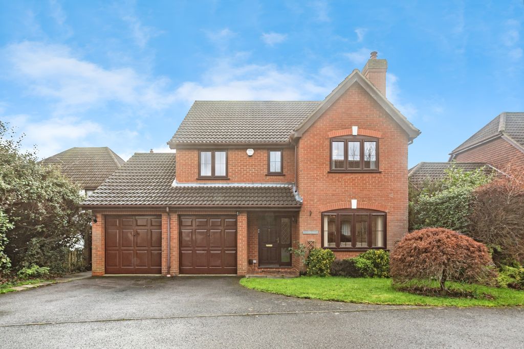 5 bed detached house for saleGoughs Lane, Bracknell RG12
