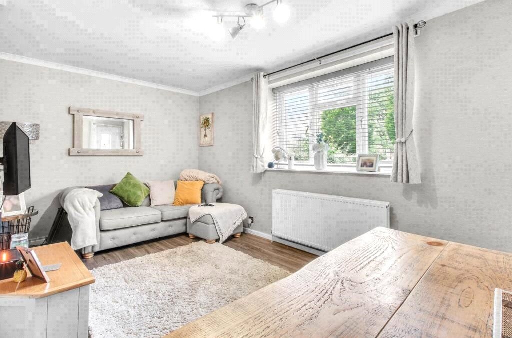 1 bed flat for saleStuart House, Windlesham Road, Bracknell RG42 photo 2