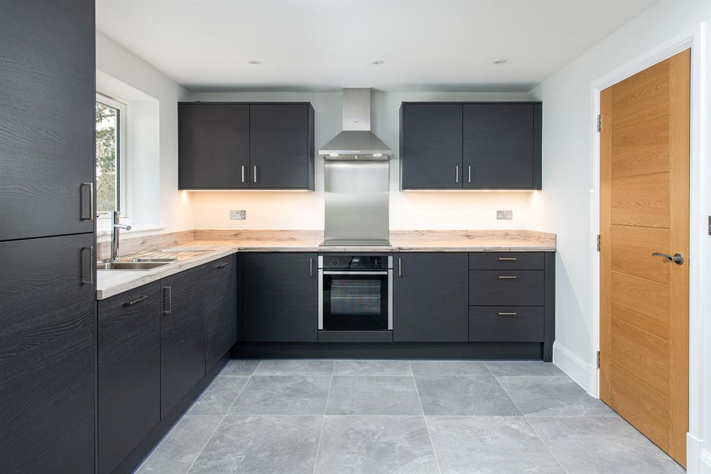 Additional image 3 of 4 bed terraced house for salePolebarn Road, Trowbridge BA14