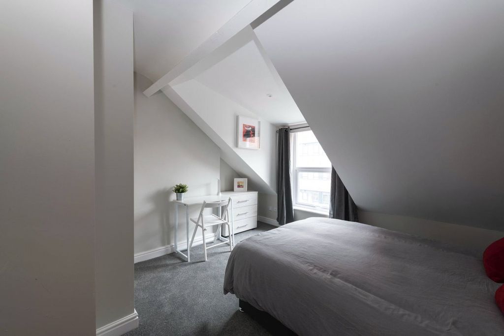 Additional image 31 of 10 bed terraced house for saleMilton Road, Swindon SN1