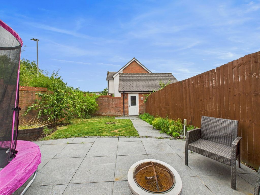 Additional image 18 of 4 bed semi-detached house for saleHastings Drive, Calne, Wiltshire SN11