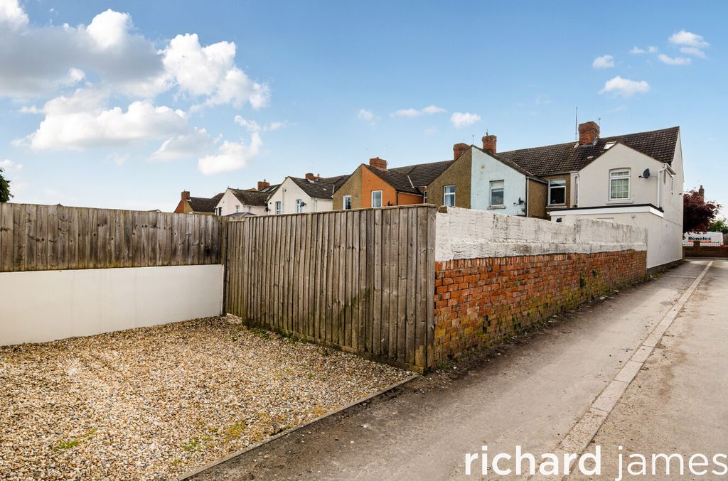 Additional image 17 of 4 bed end terrace house for saleChurch Walk South, Rodbourne Cheney, Swindon SN2