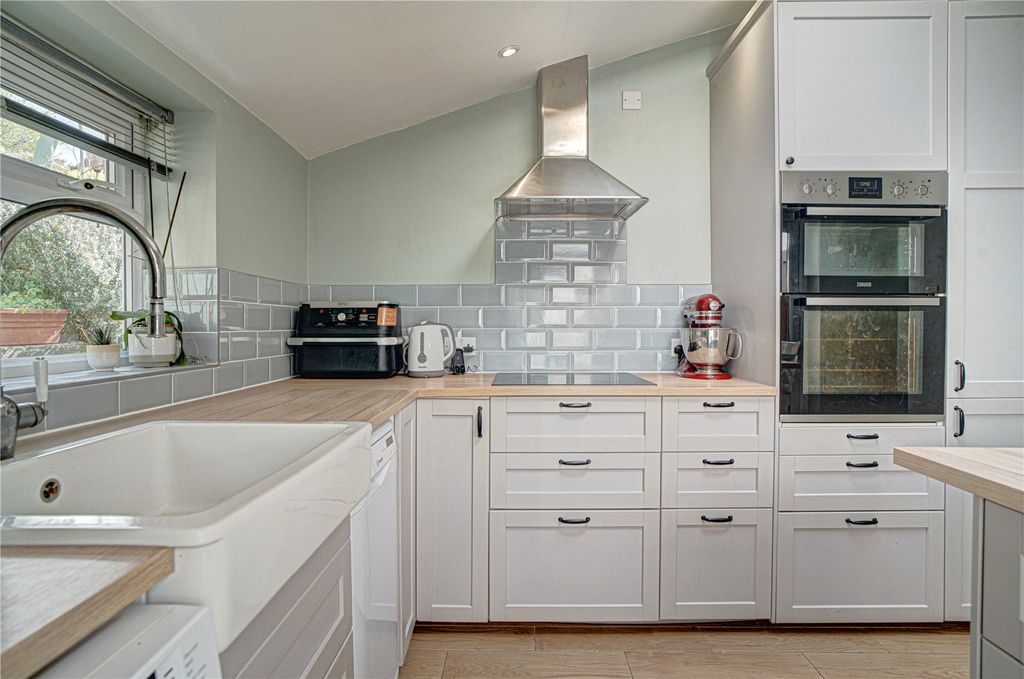 Additional image 2 of 4 bed terraced house for saleClifton Street, Swindon, Wiltshire SN1