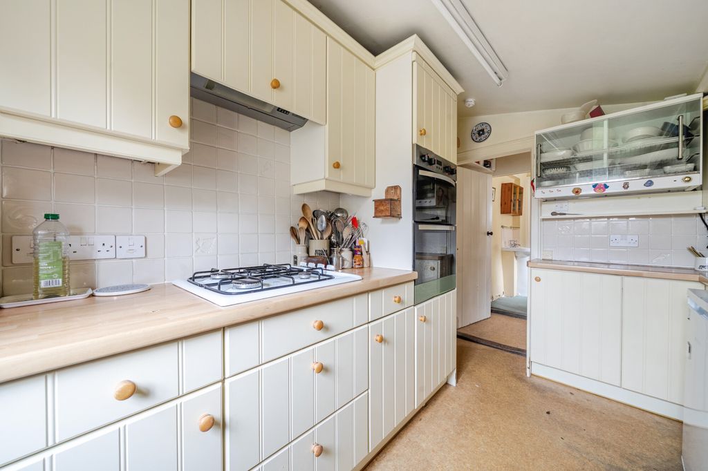Additional image 4 of 3 bed detached house for saleMiddle Woodford, Salisbury SP4
