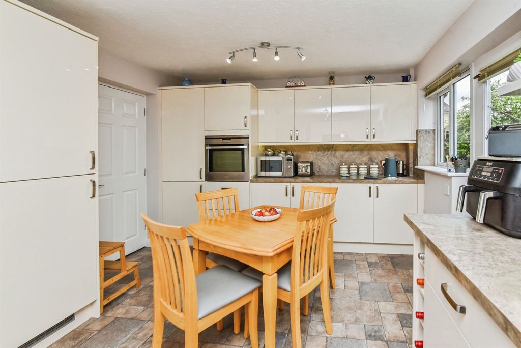 Additional image 9 of 4 bed detached house for saleOak Road, Chippenham SN14