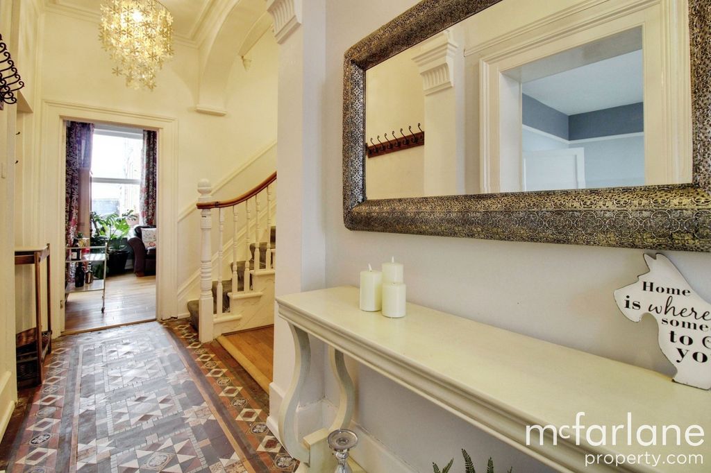 Additional image 3 of 5 bed detached house for salePark Lane, Swindon SN1
