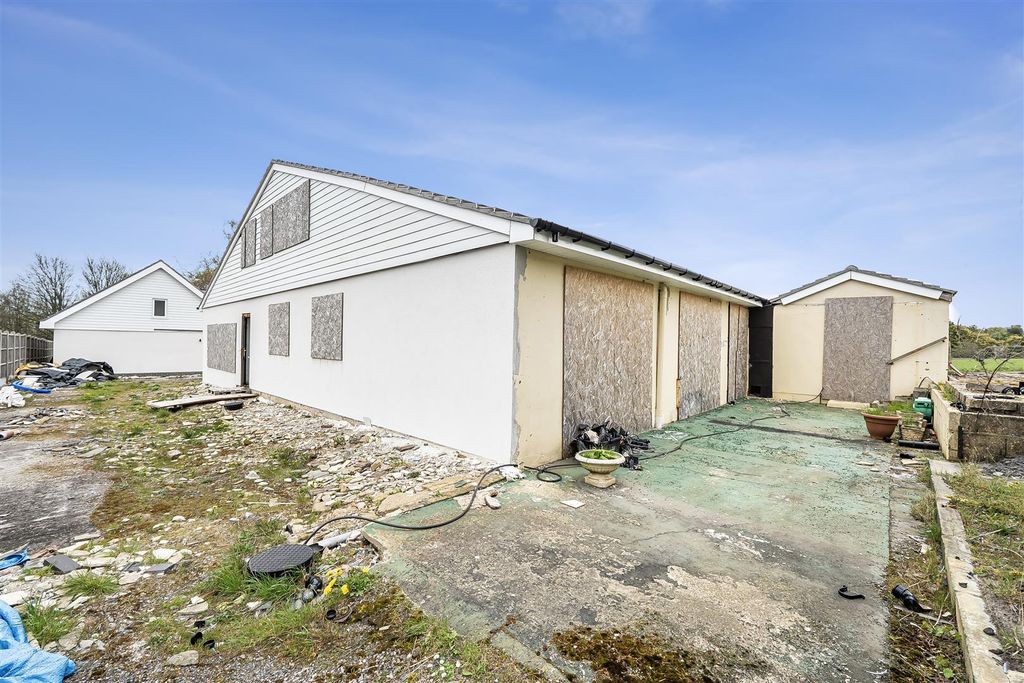 Additional image 5 of 4 bed detached bungalow for saleStockbridge Road, Lopcombe, Salisbury SP5