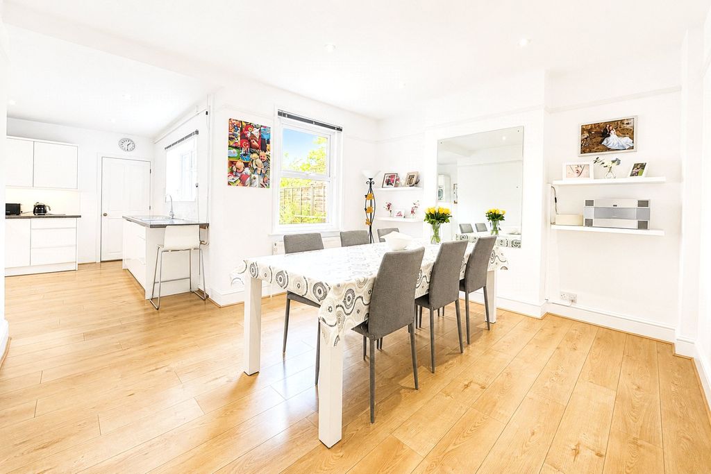 Additional image 8 of 3 bed semi-detached house for saleStation Road, Westbury BA13