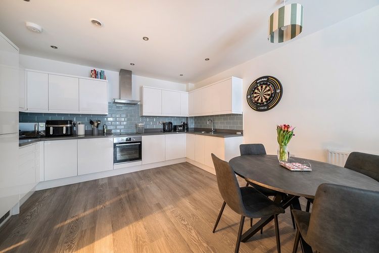2 bed flat for saleWatermint Place, Bracknell, Berkshire RG12 photo 5
