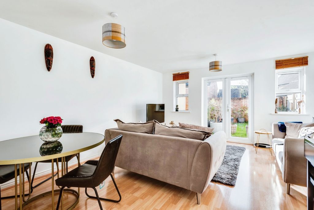 Additional image 13 of 4 bed town house for saleSandbourne Road, Swindon, Wiltshire SN25