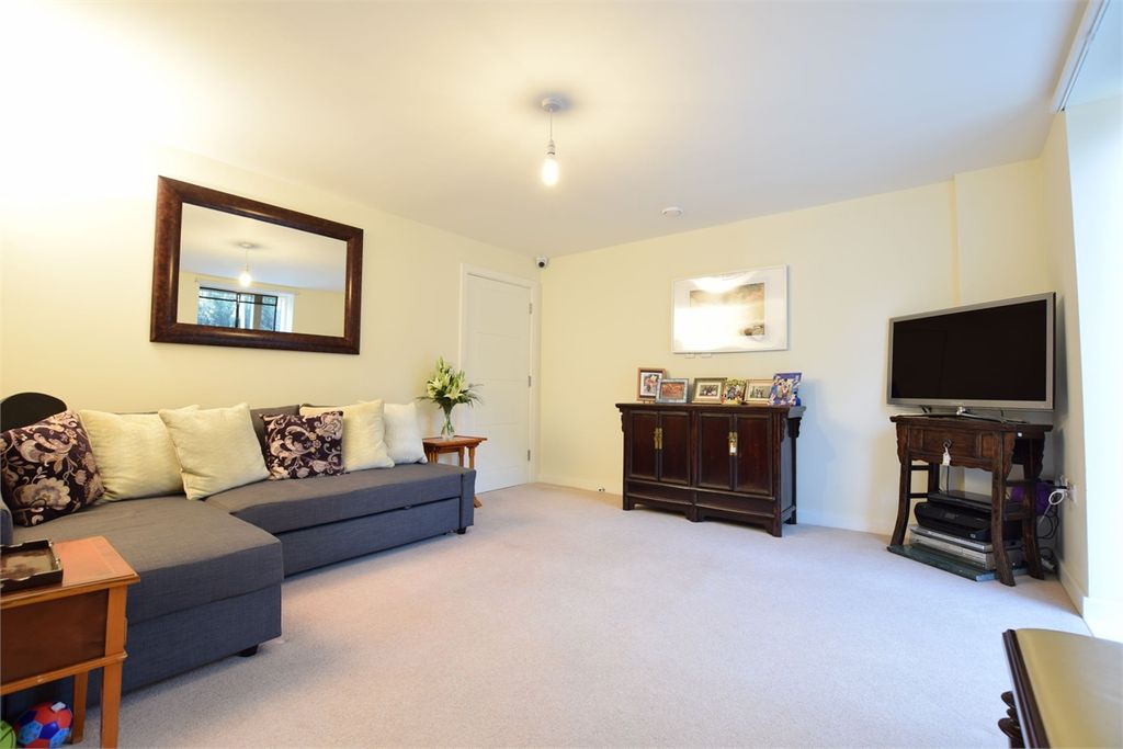 Additional image 2 of 2 bed flat for saleBelgravia Mansions, Frimley Road, Camberley, Surrey GU15