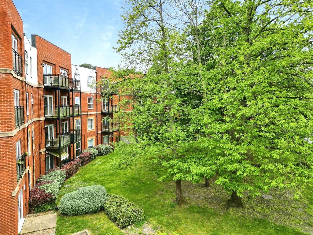 Additional image 17 of 1 bed flat for saleEdrich Grange, Crowthorne, Berkshire RG45