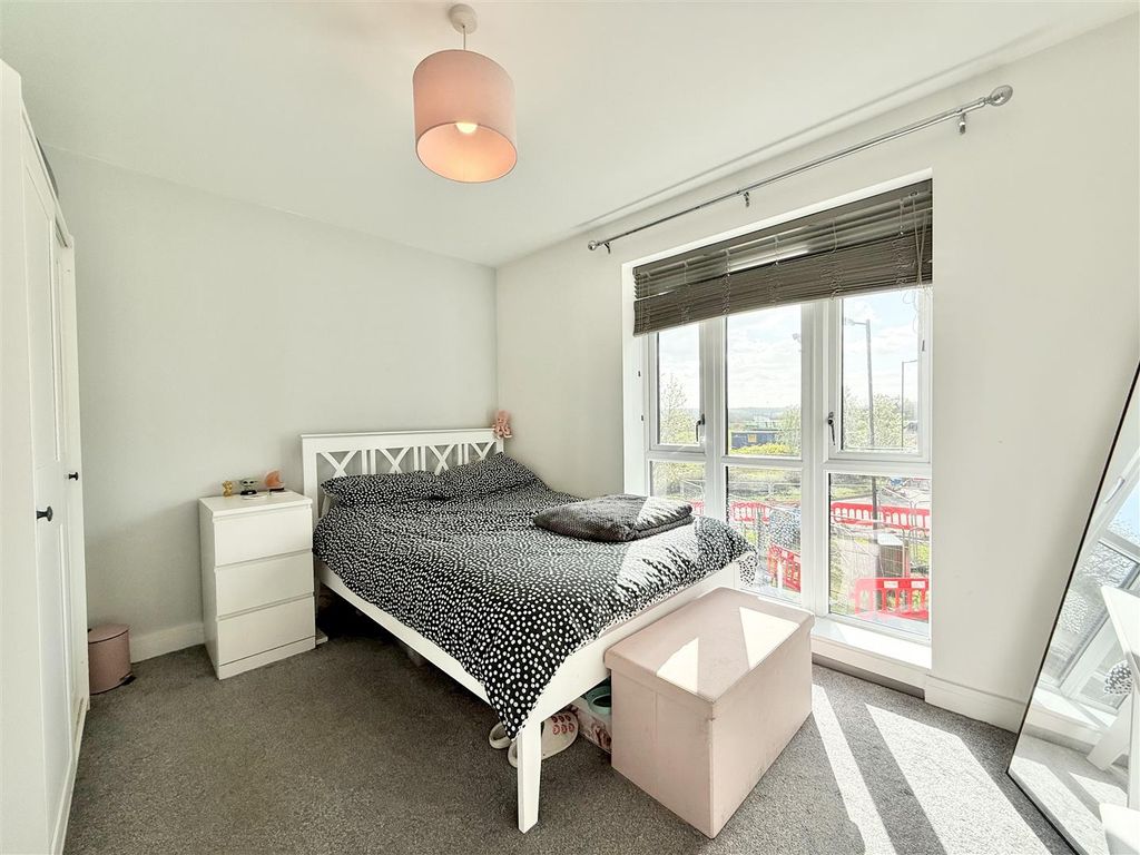 Additional image 4 of 1 bed flat for saleGinner Road, Swindon SN3