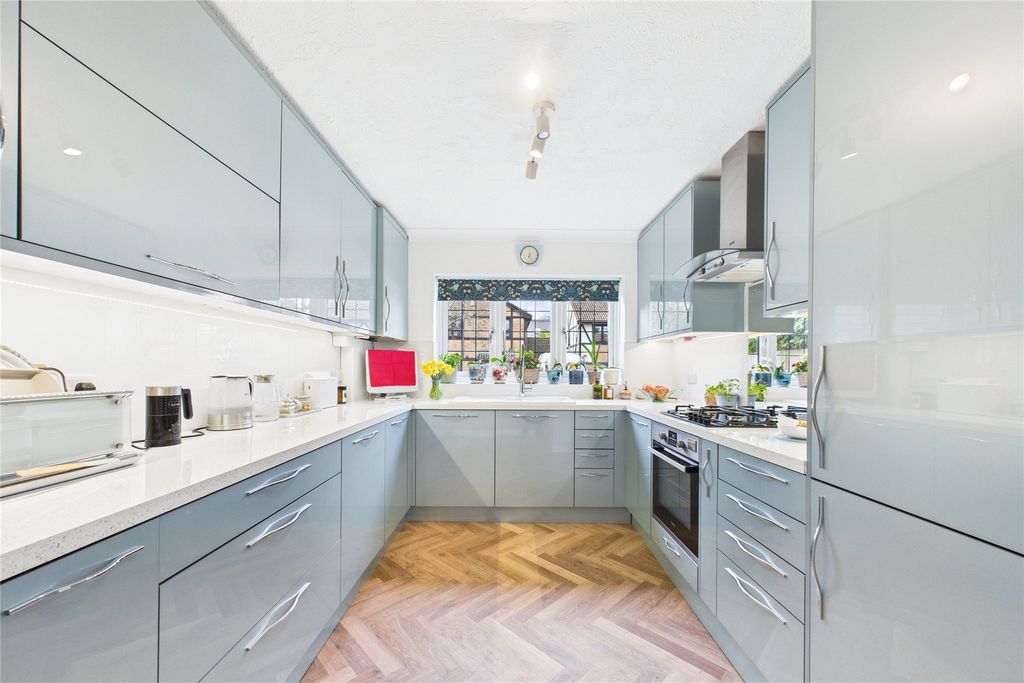 Additional image 2 of 4 bed detached house for saleBlake Close, Crowthorne, Berkshire RG45