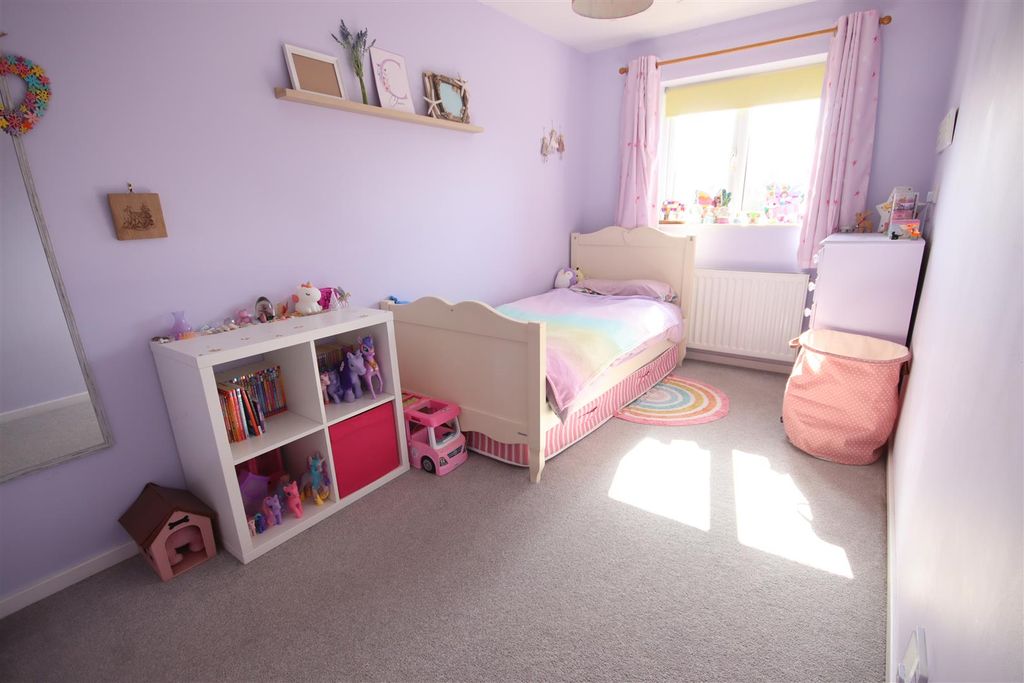 Additional image 13 of 4 bed semi-detached house for saleHolland Close, Chippenham SN15