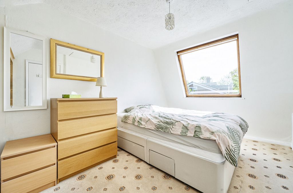 Additional image 11 of 4 bed terraced house for saleWoodies Close, Binfield, Bracknell, Berkshire RG42