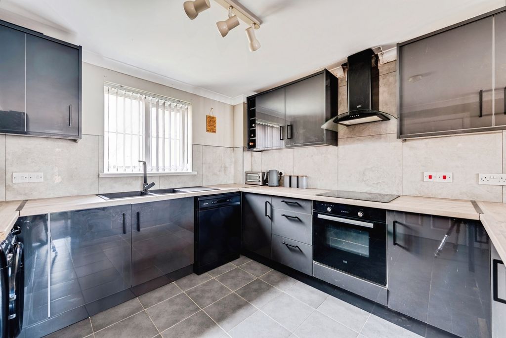 Additional image 7 of 2 bed flat for saleChopin Mews, Swindon, Wiltshire SN25