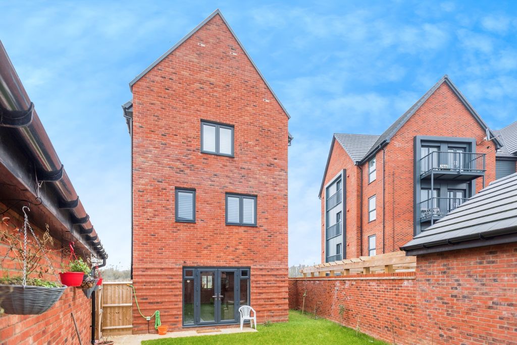 Additional image 15 of 4 bed detached house for saleScott Way, Swindon SN1
