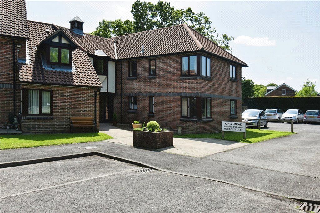1 bed flat for saleKingsmead, Lower Common Road, West Wellow, Romsey SO51