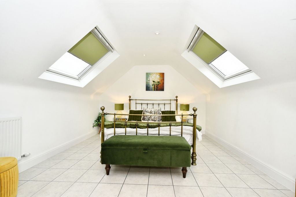 Additional image 11 of 6 bed detached house for saleAdams Meadow - Wanborough, Swindon SN4