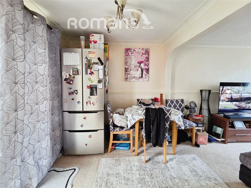 2 bed semi-detached house for saleRadcot Close, Nine Elms, Swindon SN5 photo 4