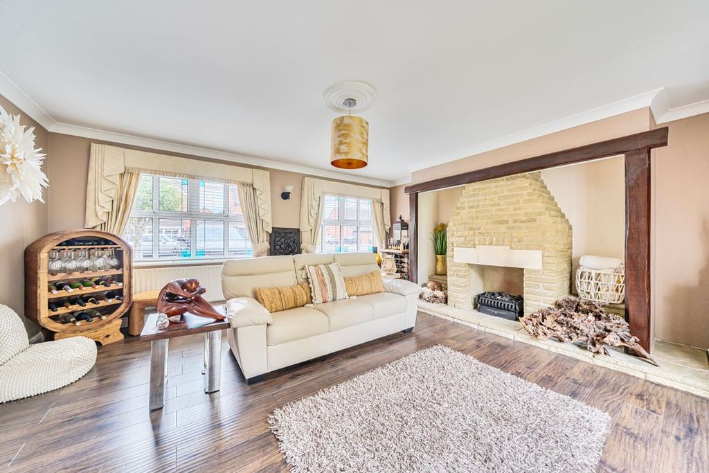 Additional image 5 of 4 bed detached house for saleWatermead, Swindon SN3