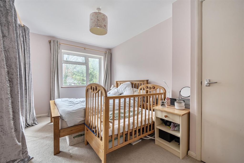 Additional image 9 of 3 bed terraced house for saleForest Road, Crowthorne, Berkshire RG45