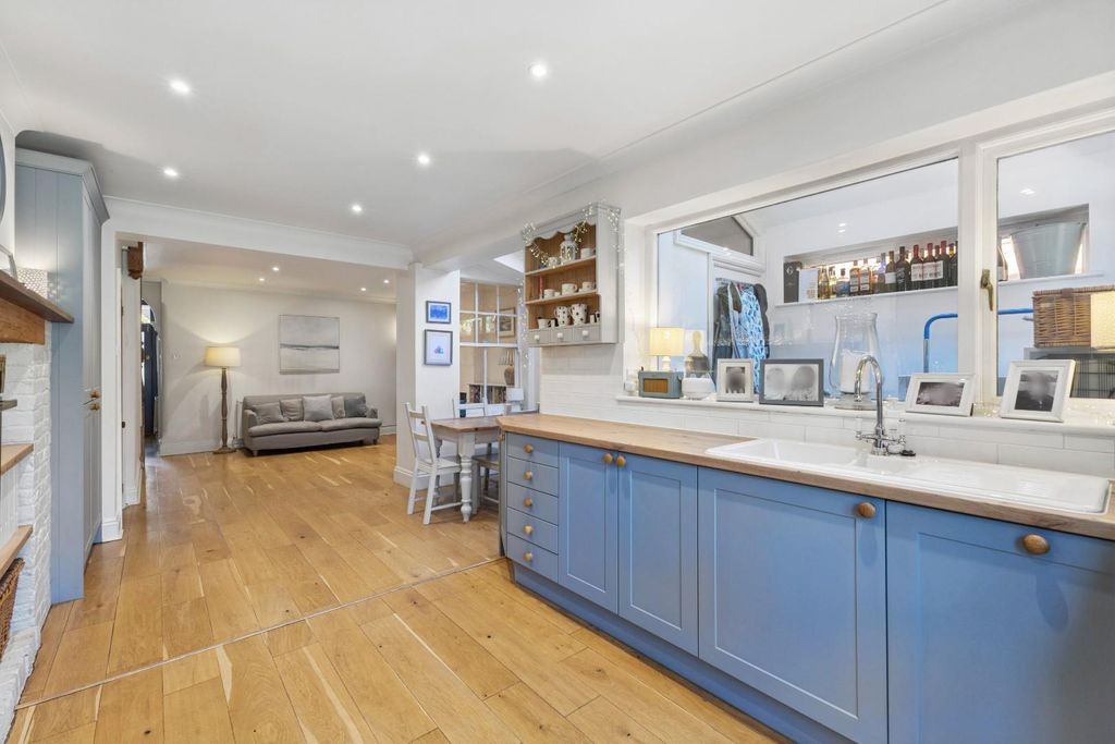 Additional image 6 of 3 bed semi-detached house for saleHulse Road, Salisbury SP1