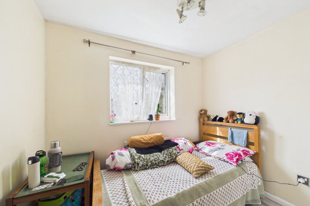 Additional image 5 of 3 bed end terrace house for saleCambridge Road, Owlsmoor, Sandhurst, Berkshire GU47