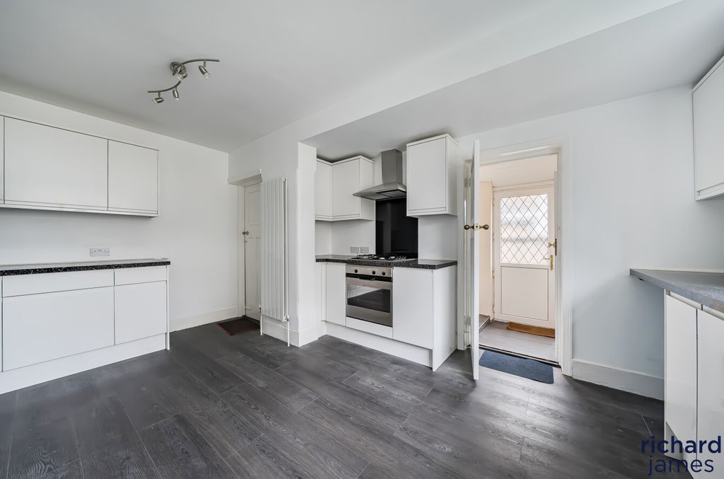 Additional image 3 of 3 bed detached house for saleMarlborough Road, Swindon SN3
