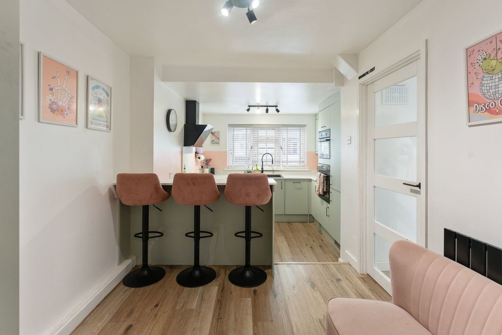 Additional image 6 of 4 bed terraced house for saleWyndham Road, Salisbury SP1