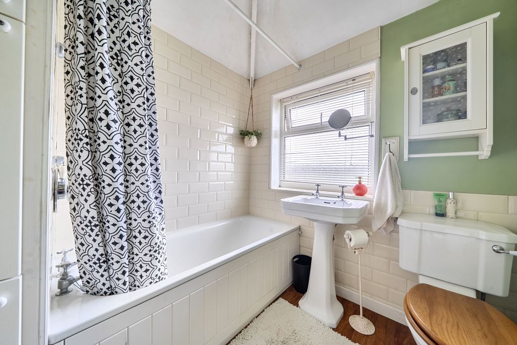 Additional image 8 of 3 bed semi-detached house for saleAlvescot Road, Old Walcot, Swindon SN3