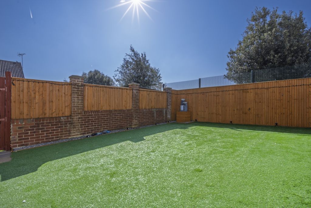 Additional image 17 of 3 bed semi-detached house for saleOlive Grove, Swindon SN25