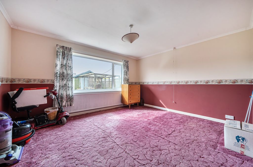 Additional image 7 of 6 bed detached house for saleCarisbrooke Terrace, Chiseldon, Swindon SN4