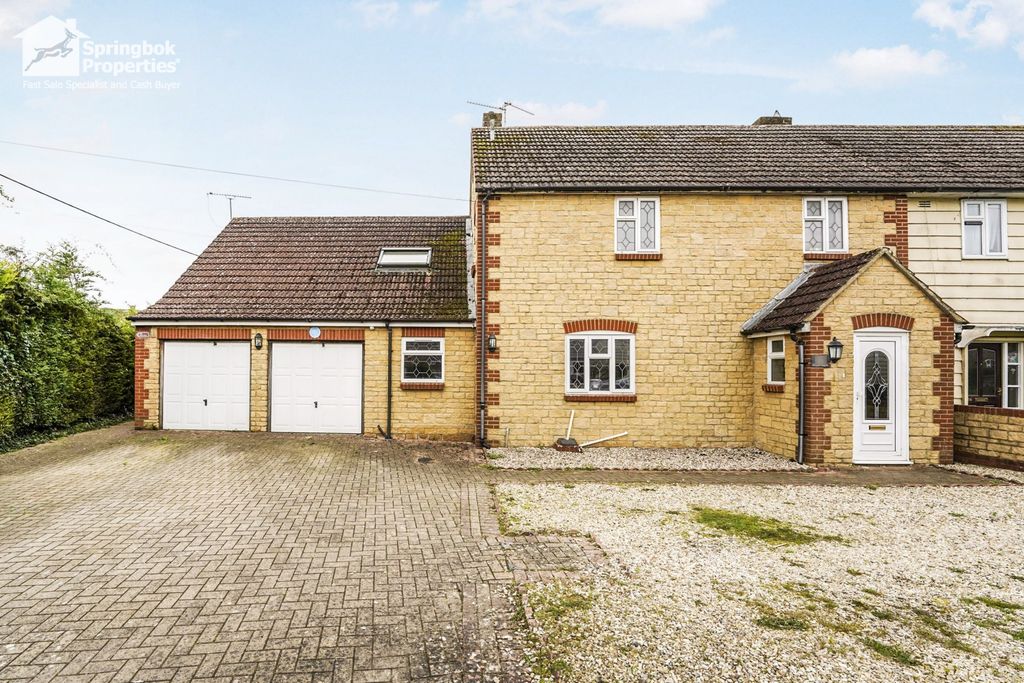 5 bed semi-detached house for saleReids Piece, Swindon, Wiltshire SN5