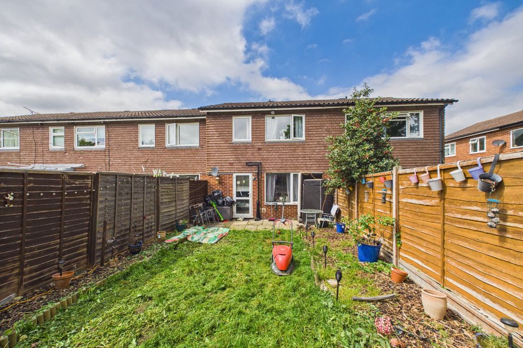 Additional image 8 of 3 bed terraced house for saleDurham Road, Owlsmoor, Sandhurst, Berkshire GU47