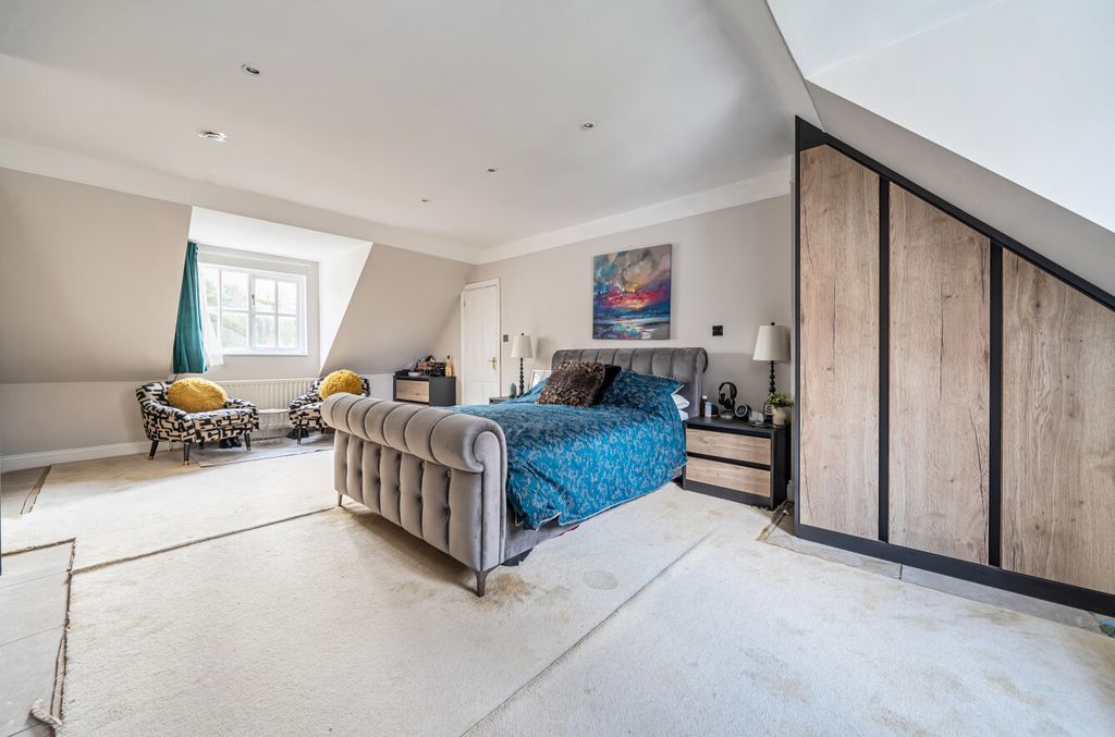 Additional image 7 of 4 bed detached house for saleJigs Lane South, Warfield, Bracknell, Berkshire RG42
